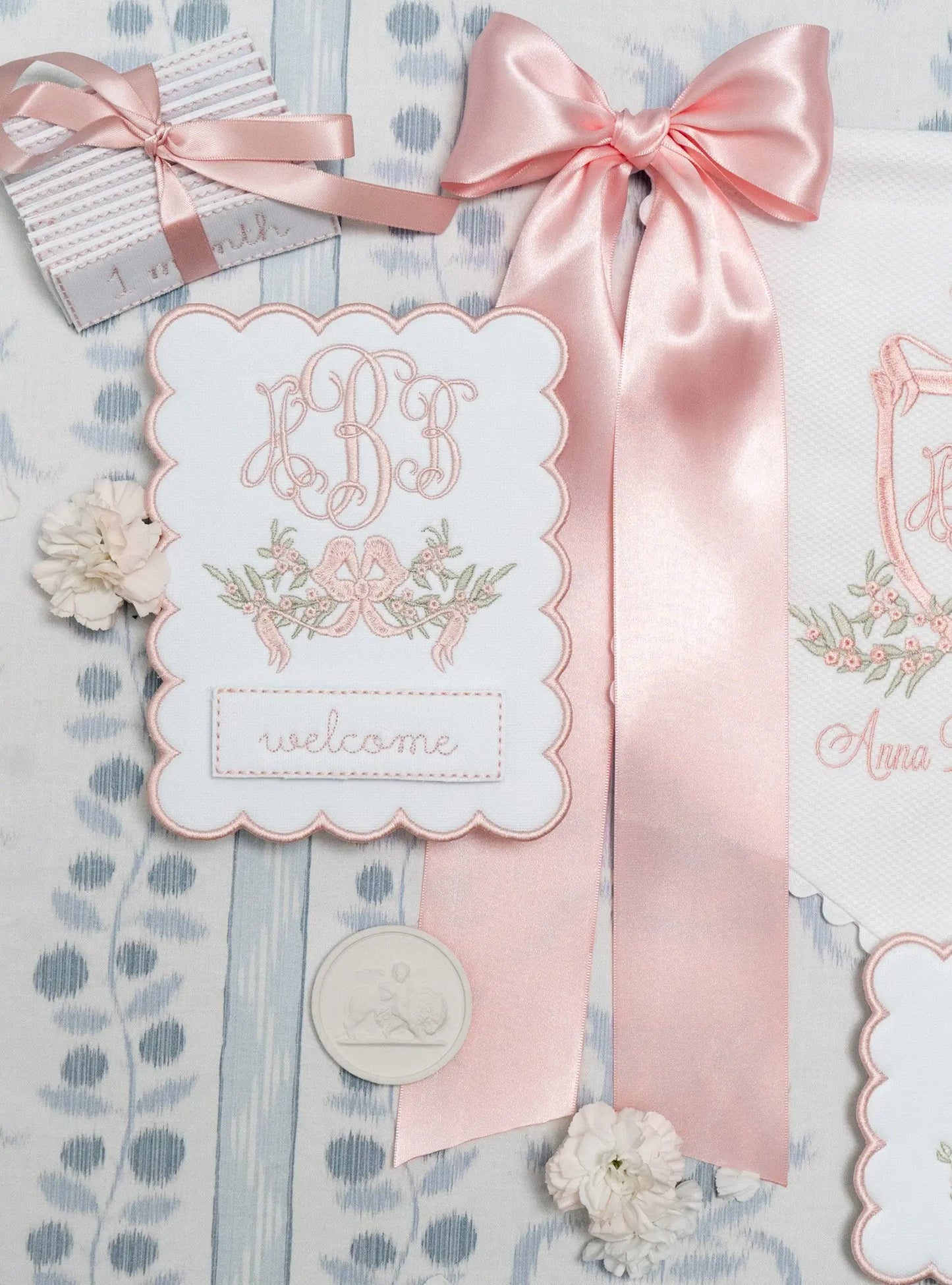 Personalized eloise monthly milestone plaque with embroidered monogram for baby milestone photos