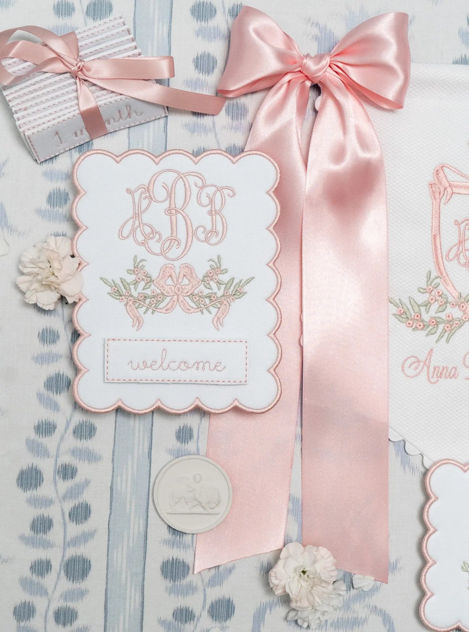 Personalized eloise monthly milestone plaque with embroidered monogram for baby milestone photos