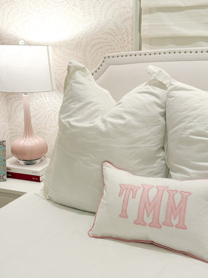 APPLIQUE PIPED EDGE PILLOW