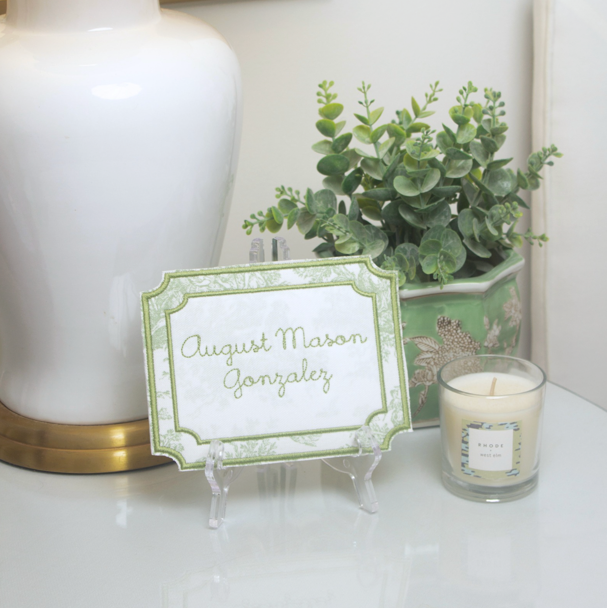 TOILE BASSINET NAME DISPLAY PLAQUE